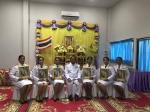 พิธีรับพระราชทานพระบรมฉายาลักษณ์  พระบาทสมเด็จพระเจ้าอยู่หัวที่ฉายกับสมเด็จพระนางเจ้าฯ พระบรมราชินี